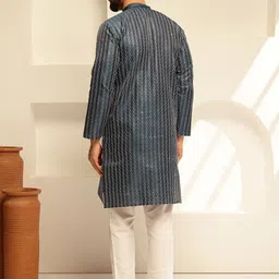 SOJANYA Men Embroidered Regular Thread Work Kurta with Pyjamas image 5