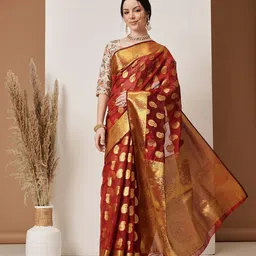 DIVASTRI Paisley Zari Silk Banarasi Saree With Unstitched Blouse Piece-picture-49