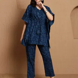 Zenava by Myntra Printed V-Neck Tunic With Trousers Co-Ords-image-0