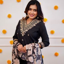 BAESD Ethnic Motifs Embroidered Zari Straight Kurta With Trousers & Dupatta-15