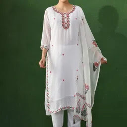 Jaipur Kurti Women Solid Embroidered Regular Mirror Work Kurta & Trousers With Dupatta-58