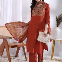 Vbuyz Women Floral Printed Kurta with Trousers & Dupatta-image-54