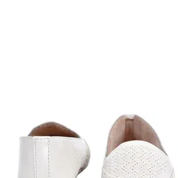 saanvishubh Women Woven Design Derbys-image-42