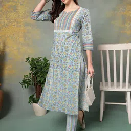 God Bless Women Floral Printed Regular Straight Pure Cotton Kurta with Trousers-43