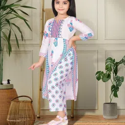 BARKAT DESIGNING PLANET Girls Floral Printed Empire Notch Neck Straight Kurta With Palazzo-33
