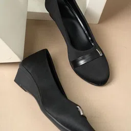 Walkfree Wedge Pumps with Bows-48