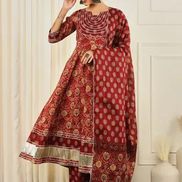Meeranshi Ethnic Motifs Printed Gotta Patti Cotton Anarkali Kurta With Trousers & Dupatta-image-16
