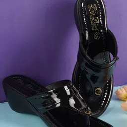 BIG BIRD Textured Wedge Sandals-7