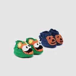CHUTPUT Kids Set of 2 Navy Blue & Green Crochet Booties-38
