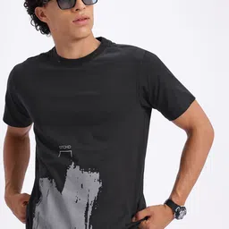 glitchez Abstract Art Regular Fit T-shirt-image-16