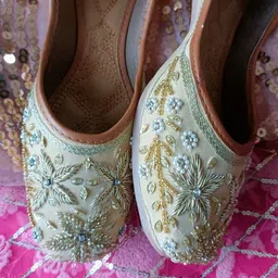 DESI COLOUR Women Gold-Toned Embellished Mojaris-21