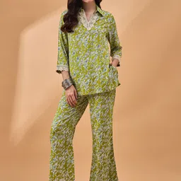 all about you Printed Top & Trousers Co-Ords-image-56