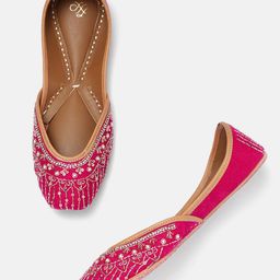 House of Pataudi Women Embellished Ethnic Mojaris Flats-15