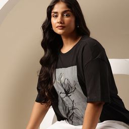 Sztori Plus Size Printed Drop-Shoulder Sleeves Relaxed Cotton T-shirt-image-28
