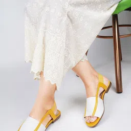 TRYME Women Colourblocked Ethnic Open Toe Flats with Bows-image-25