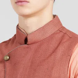 KISAH Men Peach-Coloured & Cream-Coloured Solid Kurta with Churidar & Nehru Jacket image 4