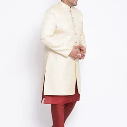 KISAH PLUS Men Cream-Coloured & Maroon Woven Design Sherwani Set image 2