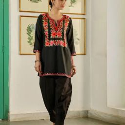 House Of Chikankari Black Cotton Straight Fit Aari Short Kurta-image-96