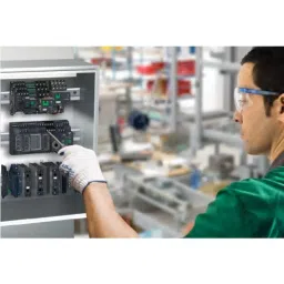 Schneider Electric 230 V AC Coil 10 A Switching Current 3PDT Plug In Power Relay, RUMC32JD-20