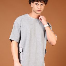 LIMEROAD Men Colourblocked Extended Sleeves Pockets T-shirt-image-7