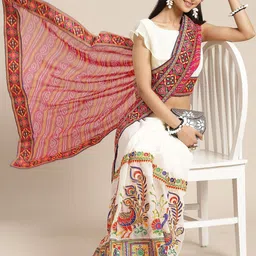 DIVASTRI Bandhani Kutchi Embroidery Poly Georgette Bandhani Saree-picture-17