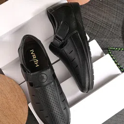 IVRAH Men Shoe-Style Sandals-image-14
