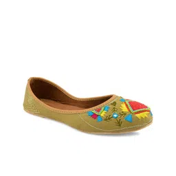 Sangria Women Embellished Rhombus Mojaris-image-67