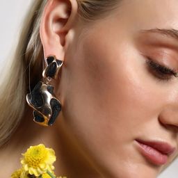 SOHI Gold-Plated Contemporary The Eroded Drop Earrings-11