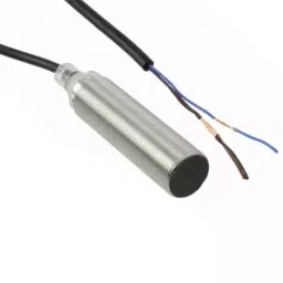 Omron NPN 5 mm Proximity Sensor E2B-M18LS05-WP-C1 2M OMS image 2