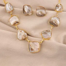 Ozanoo Gold-Plated Mother Of Pearls Studded Hasli Jewellery Set-18