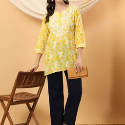 Poshak Chikan Studio Floral Embroidered Chikankari Pure Cotton Chikankari Kurti-image-31