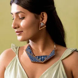 WHE Wooden Triangular Shaped Studs image 4