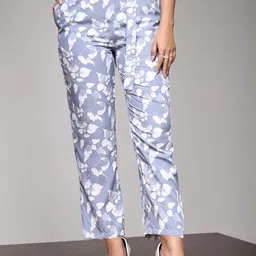 OOMPH! FACTOR Women Relaxed Floral Printed Mid-Rise Trousers-image-39