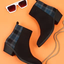 Flat n Heels Women Block Heeled Zip-Up Boots-44