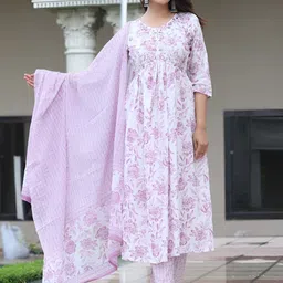 Art Avenue Women Floral Printed Empire Thread Work Kurta with Trousers & With Dupatta-picture-34