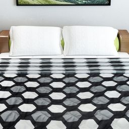 Divine Casa Ultra Soft Microfiber Polyester Reversible Double Bed Comforter Geometric Print - Black & Grey image 5
