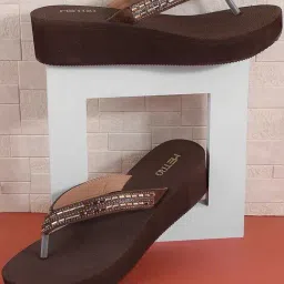 Metro Women's Antique Gold Thong Sandals-picture-15