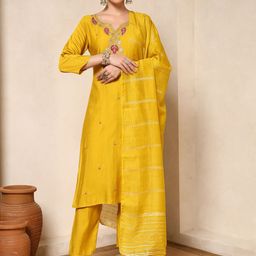 Spera Women Floral Embroidered Regular Thread Work Kurta with Trousers & Dupatta-image-37