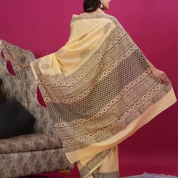 Vanedik Ethnic Motifs Printed Mulmul Cotton Block Print Saree image 2