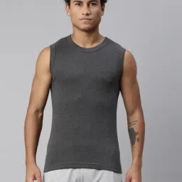 Levi's Dark Grey Melange Cotton Regular Fit Vest-image-19