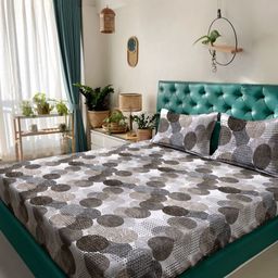 Aura Brown & White Geometric Printed 300 TC Super King Bedsheet with 2 Pillow Cover-18