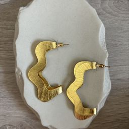 D MAK Gold-Plated Contemporary Drop Earrings-9