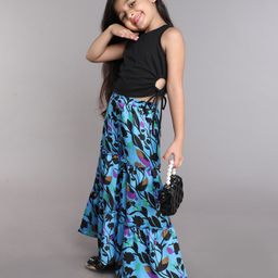 Taffykids Cotton Jersey Sleeveless Solid Waist Tie Up Cut Out Detail Crop Top With Floral Printed Sharara Pant Ethnic Set - Black & Blue-image-3
