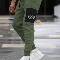 TRIPR Men Mid-Rise Cargo Joggers-image-78