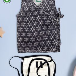 Pranava 100% Organic Cotton Sleeveless Star Printed Jhabla & Nappy Set   Navy-image-84