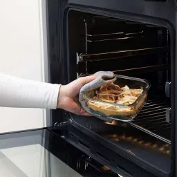 Femora Borosilicate Glass Square Container with Air Vent Lid (1200 ml) - Set of 1 image 3