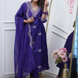 BAPS Floral Embroidered Zari Work V-Neck A-Line Kurta With Trousers & Dupatta-picture-0
