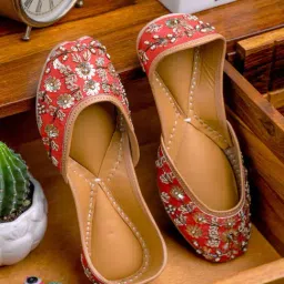 NR by Nidhi Rathi Women's Red Ethnic Juttis-image-96