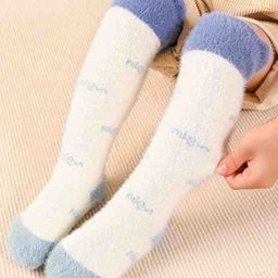 Kidofash Fur Text Print Socks-White-image-88