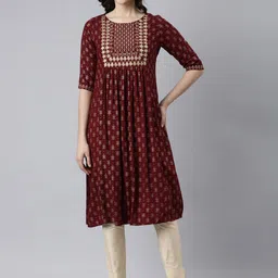 Samhitas Floral Printed Thread Work Round Neck Empire Straight Kurta-picture-30